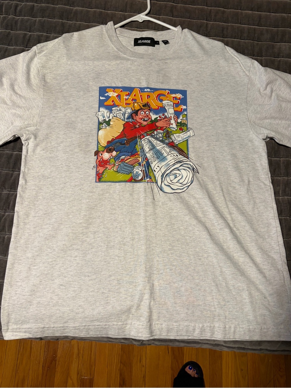 Men's Light Gray Short-Sleeve Graphic Tee